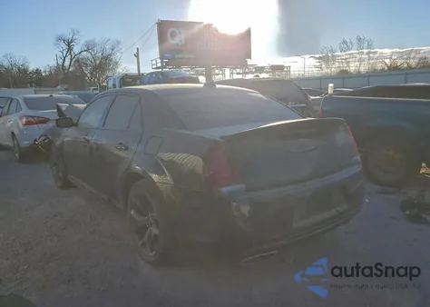 2022 Chrysler 300 S z USA, uszkodzony, nr VIN 2C3CCABG8NH186981